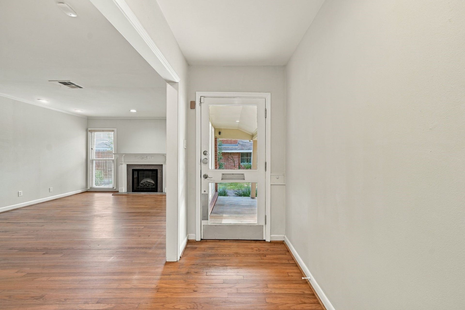 2206 Macarthur Street, Houston, TX 77030 View of light filled foyer and spacious living room