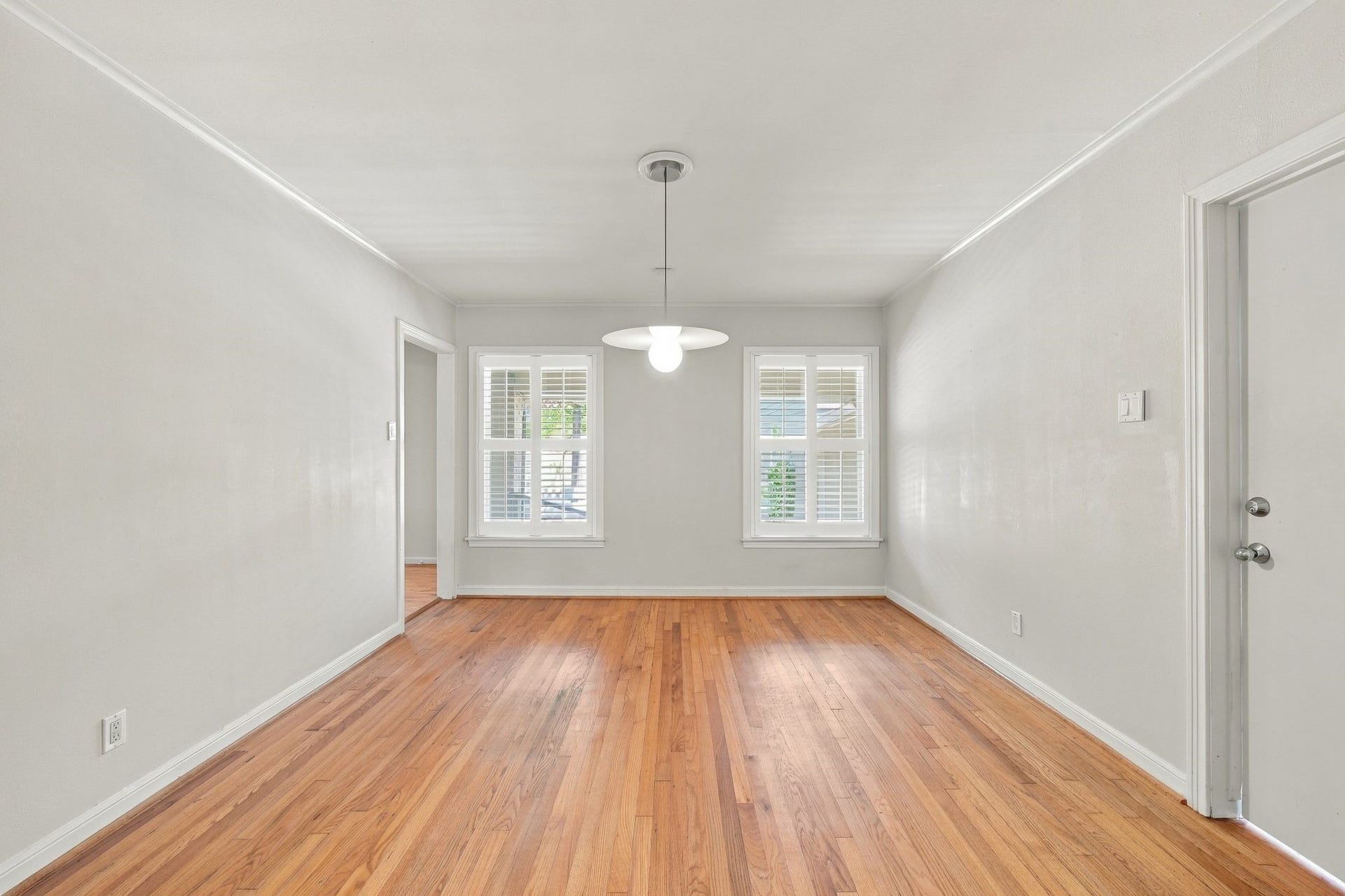 2206 Macarthur Street, Houston, TX 77030 Dining room overlooks backyard and is the perfect size for an intimate gathering