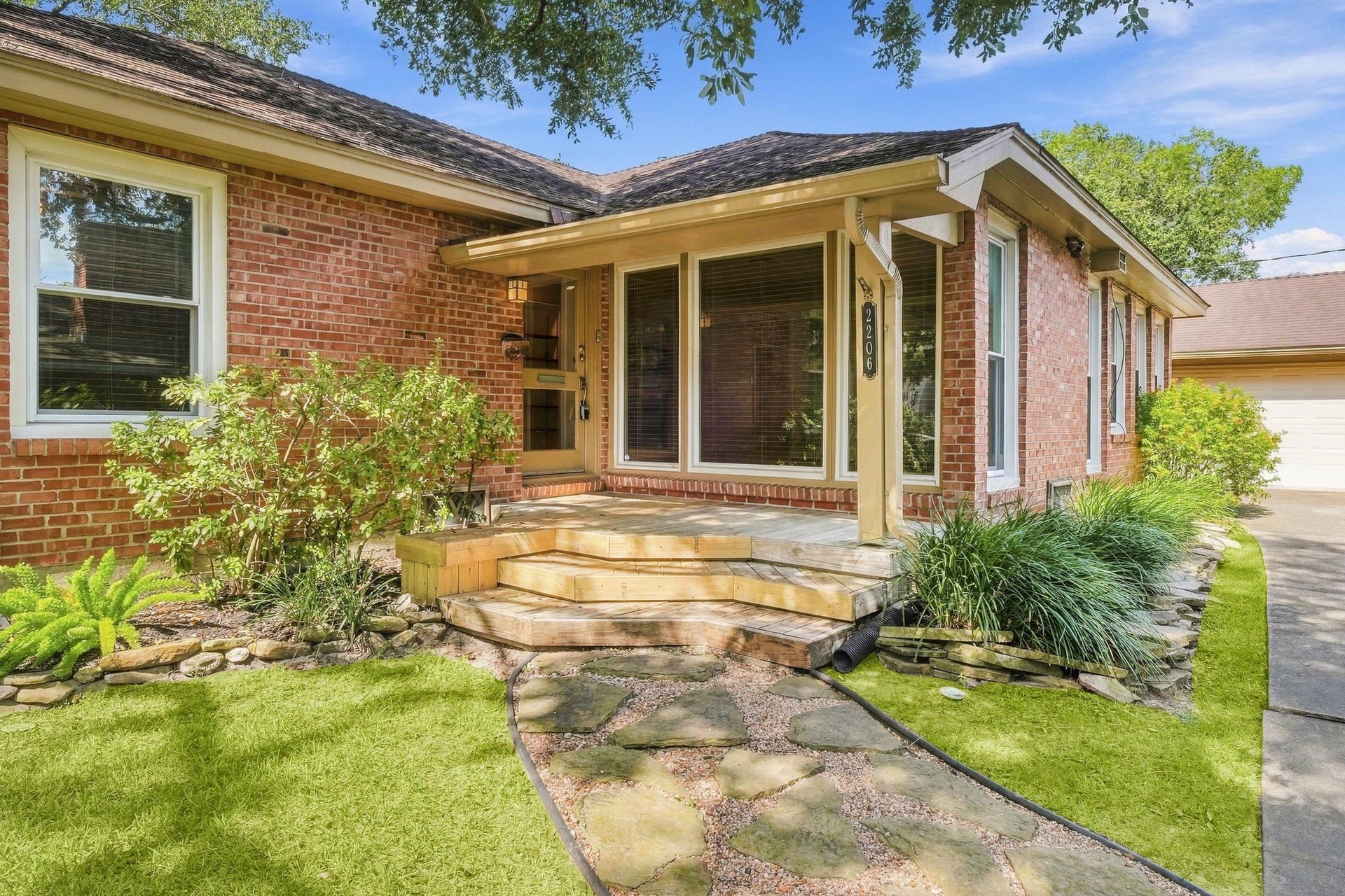 2206 Macarthur Street, Houston, TX 77030 Inviting front entrance and covered porch