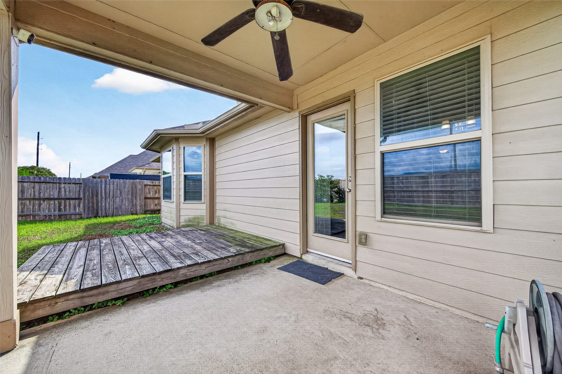 Covered patio with extended deck