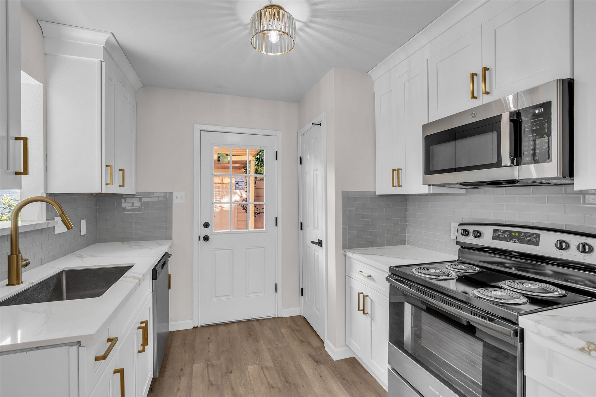 1907 Trixie Lane, Houston, TX 77042 1907 Trixie Lane, Houston, TX 77042