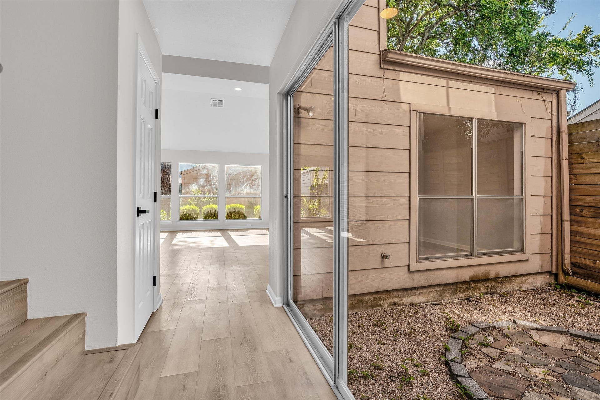 1907 Trixie Lane, Houston, TX 77042 1907 Trixie Lane, Houston, TX 77042