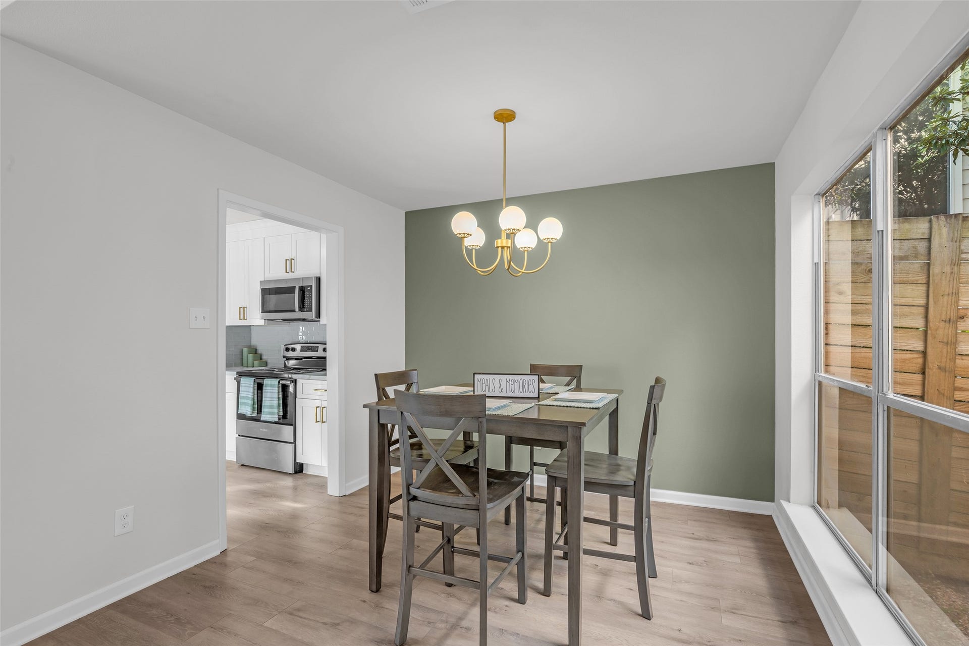 1907 Trixie Lane, Houston, TX 77042 Dining area staged