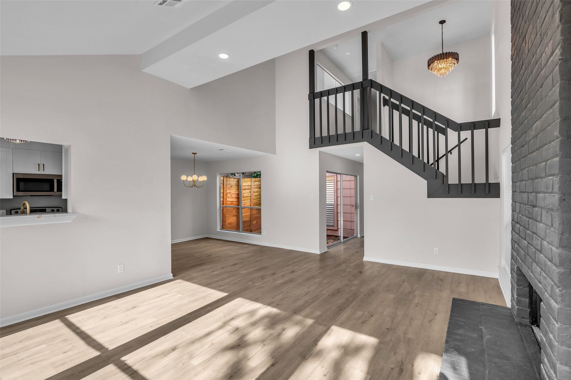 1907 Trixie Lane, Houston, TX 77042 1907 Trixie Lane, Houston, TX 77042