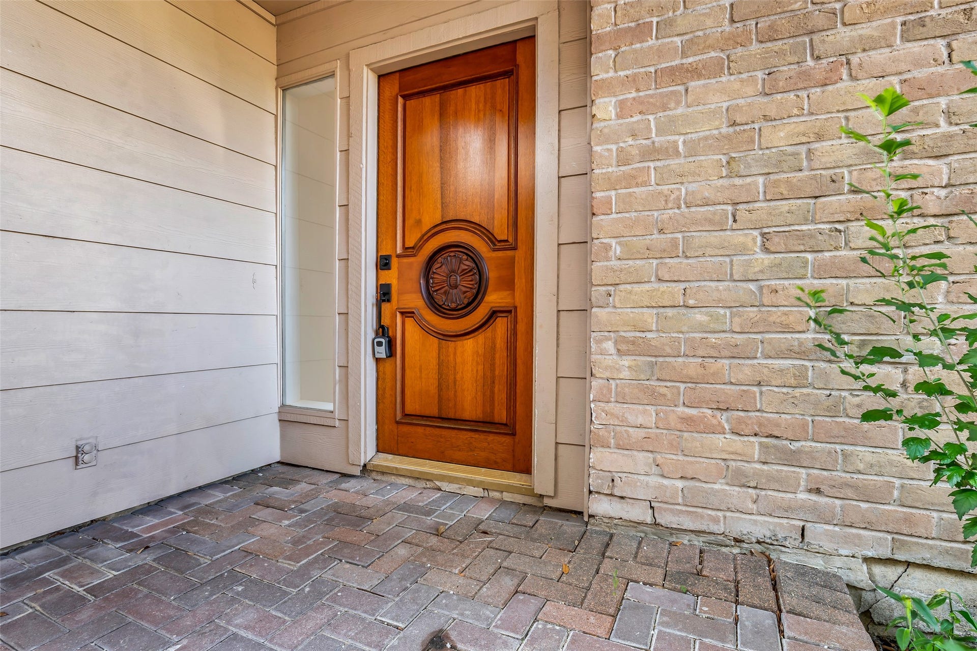 1907 Trixie Lane, Houston, TX 77042 1907 Trixie Lane, Houston, TX 77042