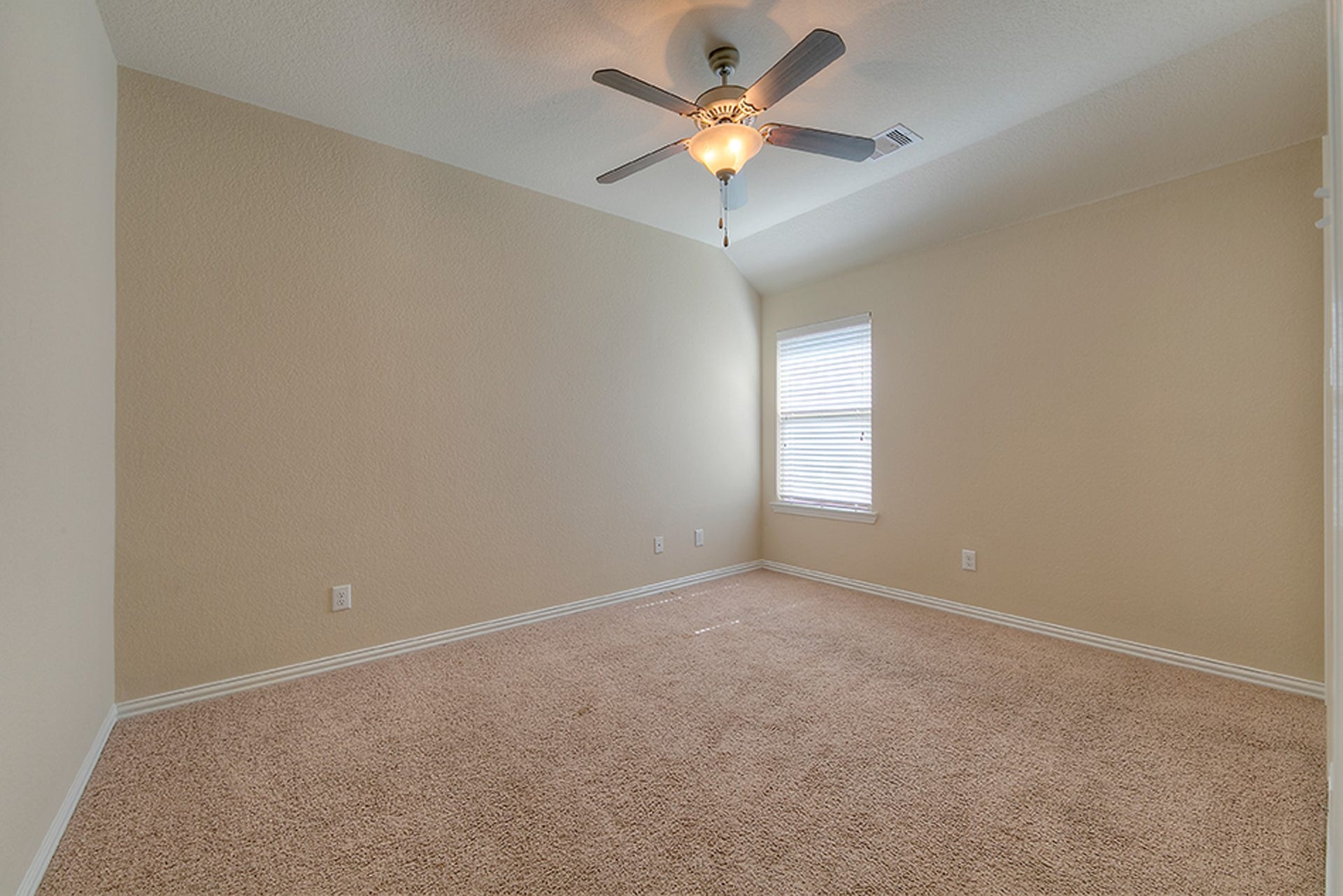 10 Quillwood Place, The Woodlands, TX 77354 10 Quillwood Place, The Woodlands, TX 77354