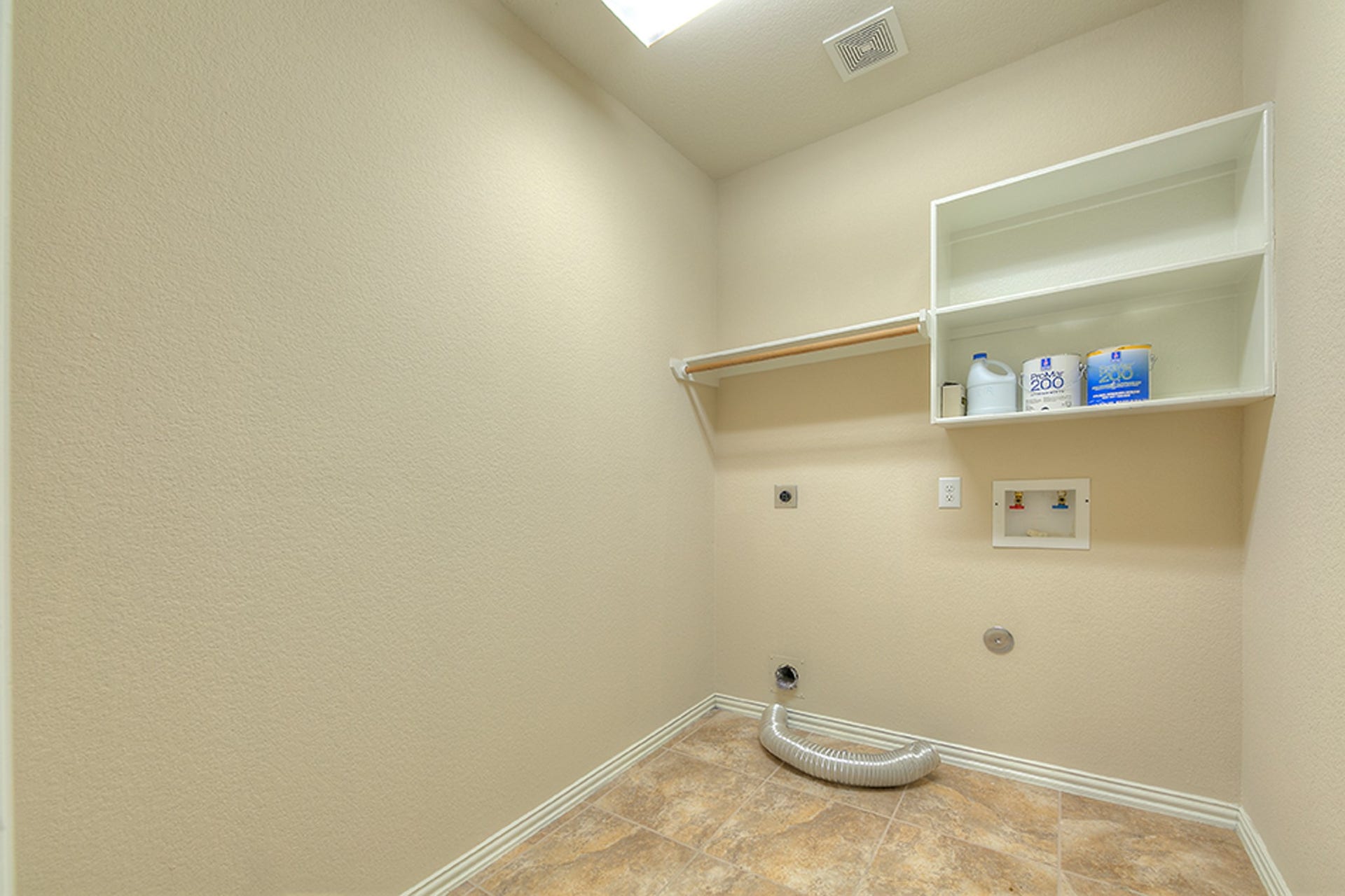 10 Quillwood Place, The Woodlands, TX 77354 10 Quillwood Place, The Woodlands, TX 77354