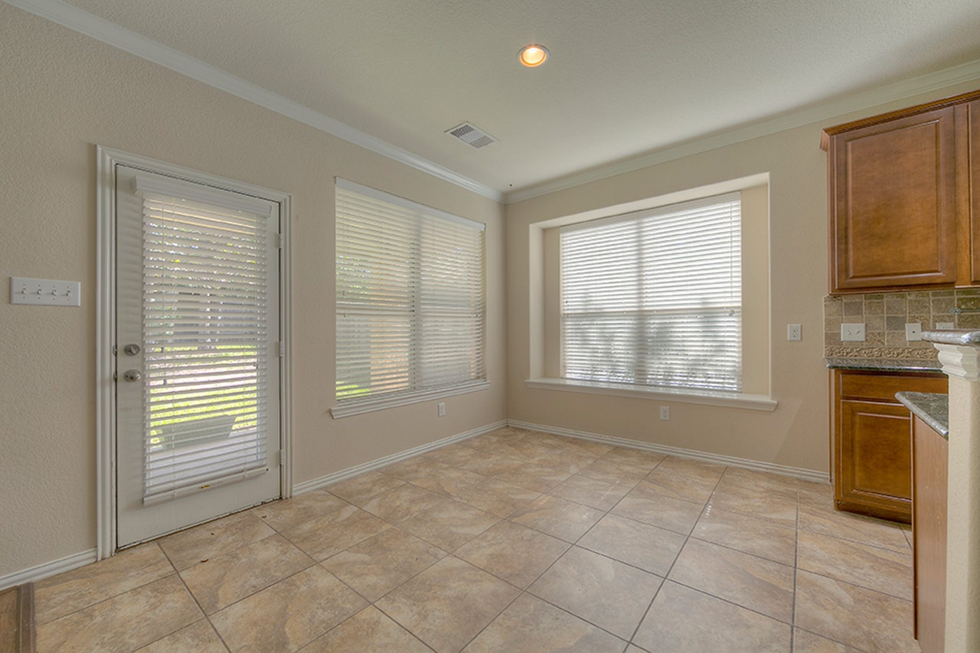 10 Quillwood Place, The Woodlands, TX 77354 10 Quillwood Place, The Woodlands, TX 77354