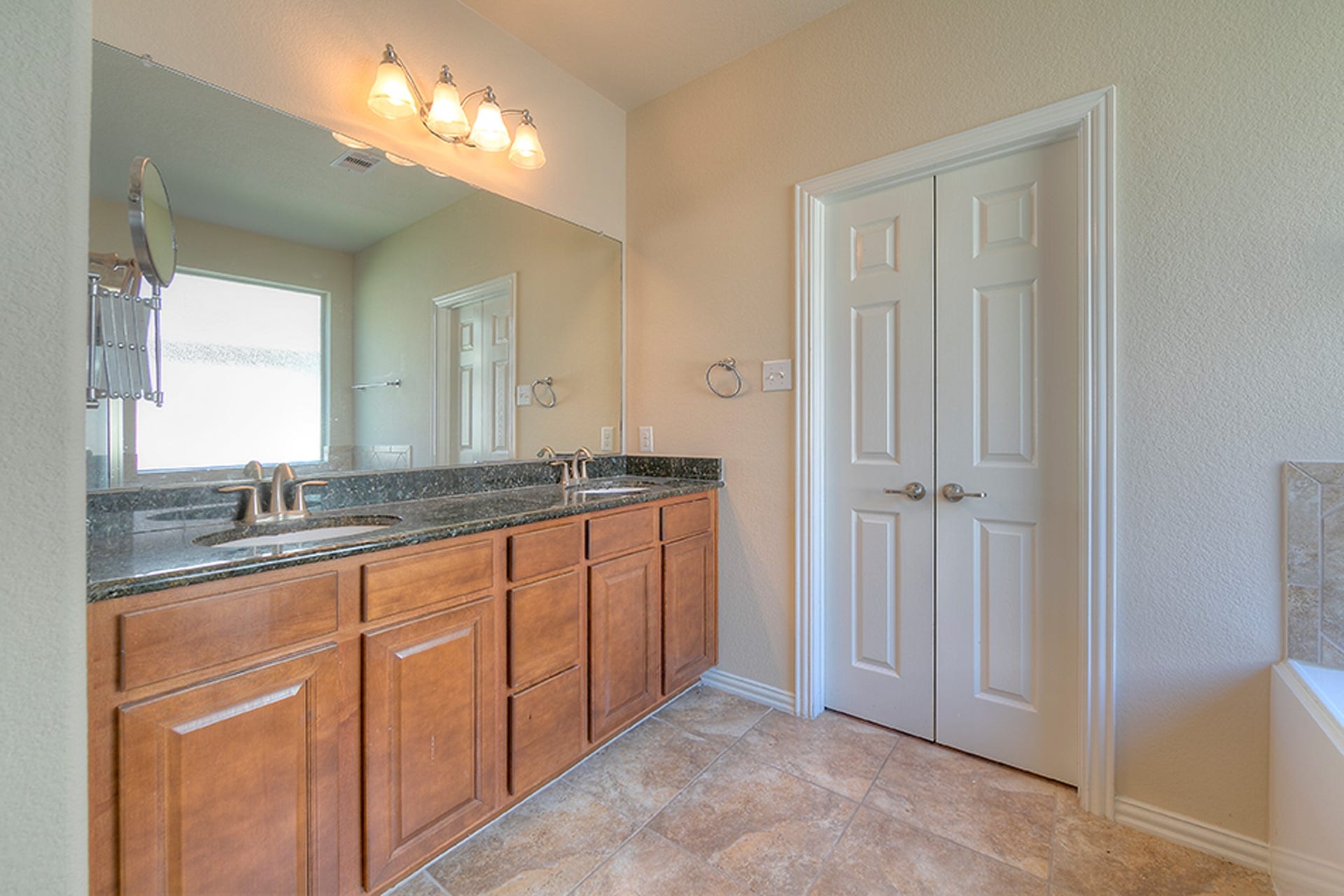 10 Quillwood Place, The Woodlands, TX 77354 10 Quillwood Place, The Woodlands, TX 77354