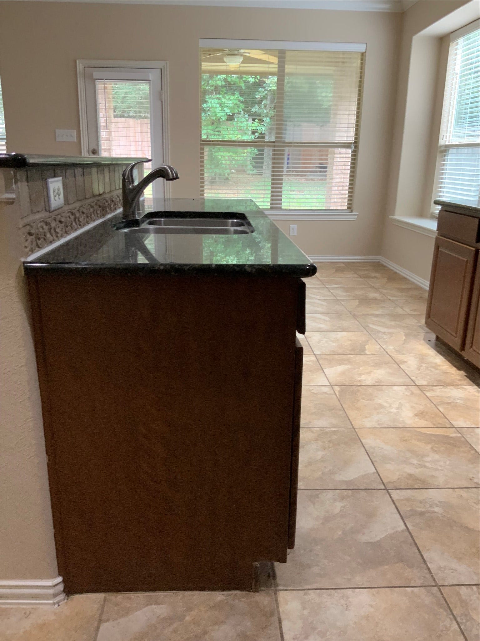 10 Quillwood Place, The Woodlands, TX 77354 10 Quillwood Place, The Woodlands, TX 77354