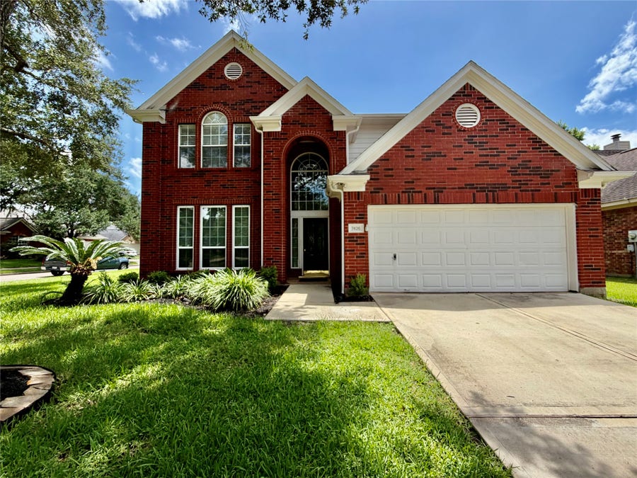 Property photo for 7426 Maple Run Drive, Sugar Land, TX