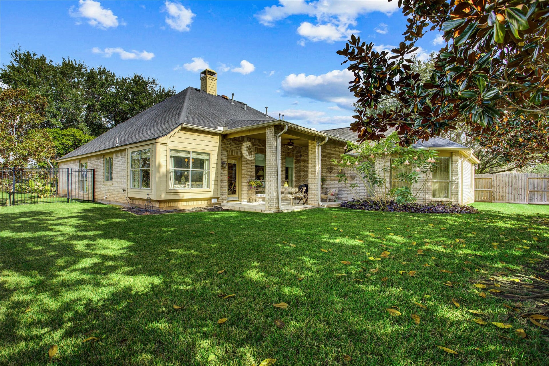3302 Mill Hollow, Missouri City, TX 77459