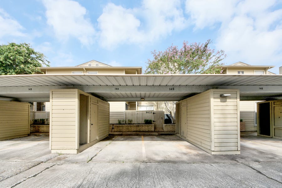 Property photo for 9433 Pagewood Ln, Houston, TX