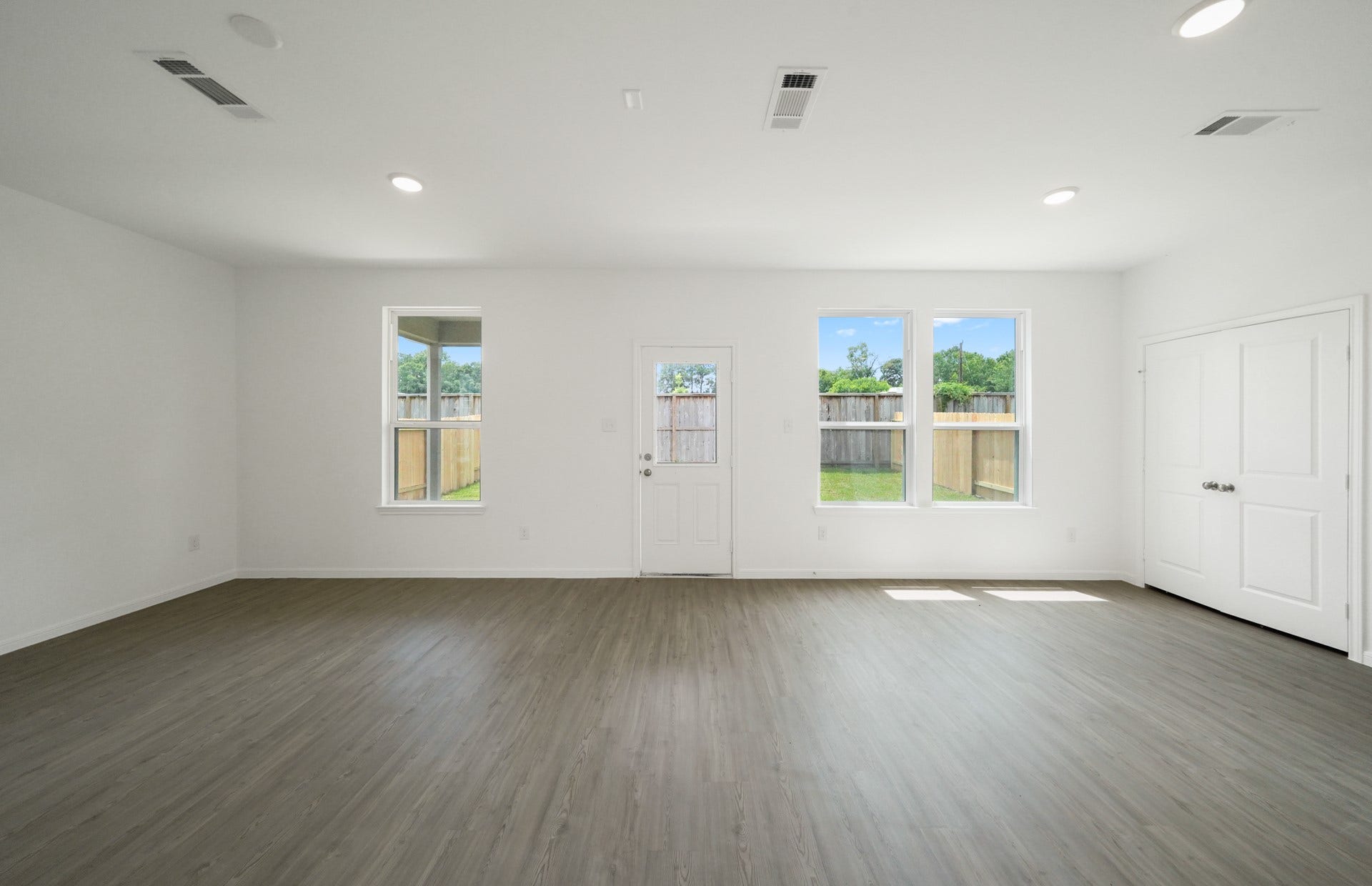 218 Olympic Harbor Drive, Crosby, TX 77532 Representative photo