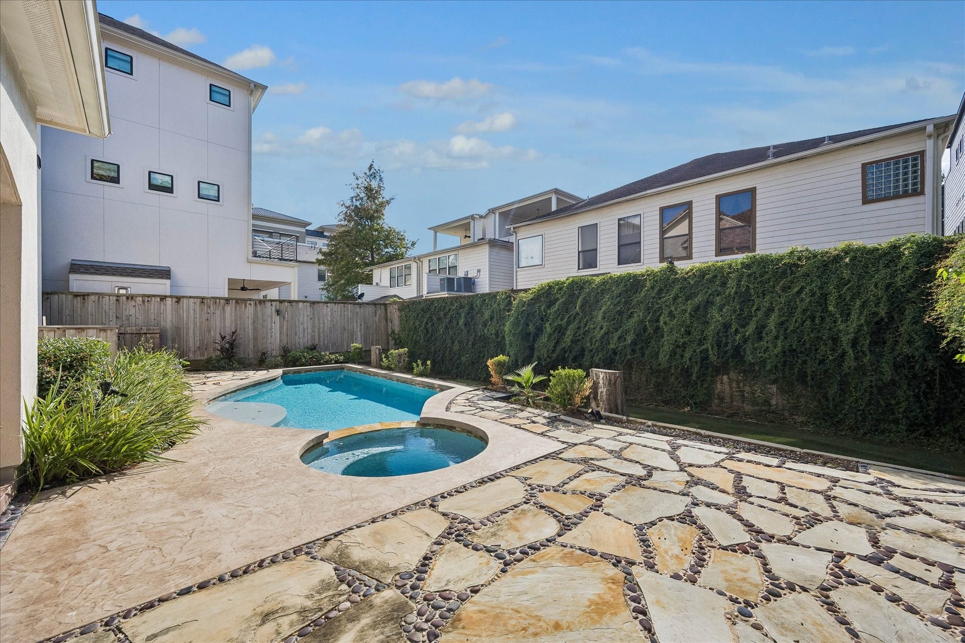 215 Malone Street, Houston, TX 77007