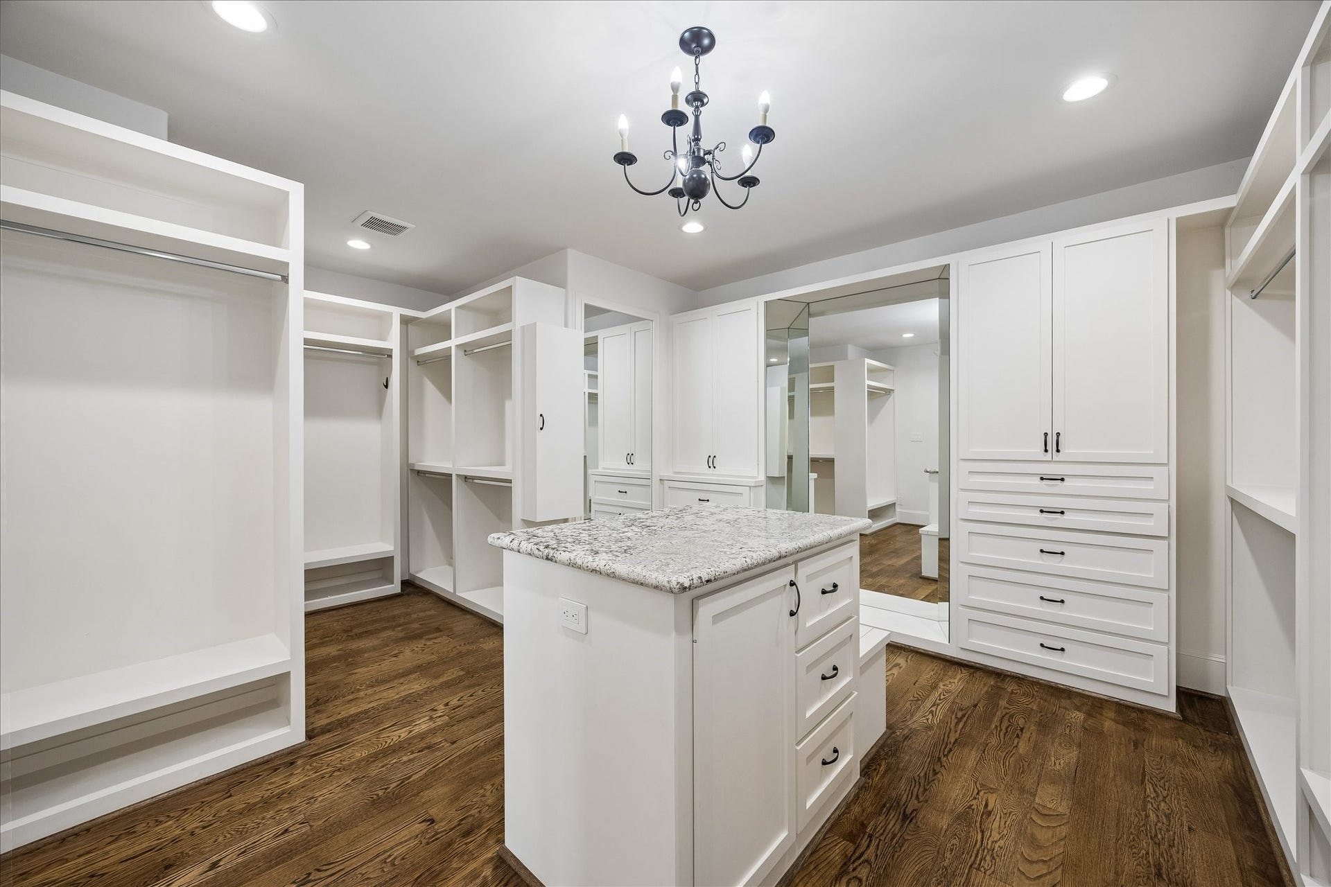 215 Malone Street, Houston, TX 77007