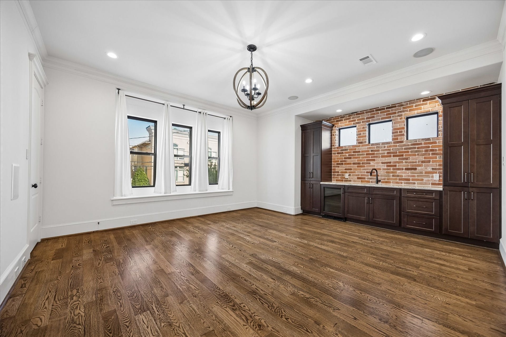215 Malone Street, Houston, TX 77007