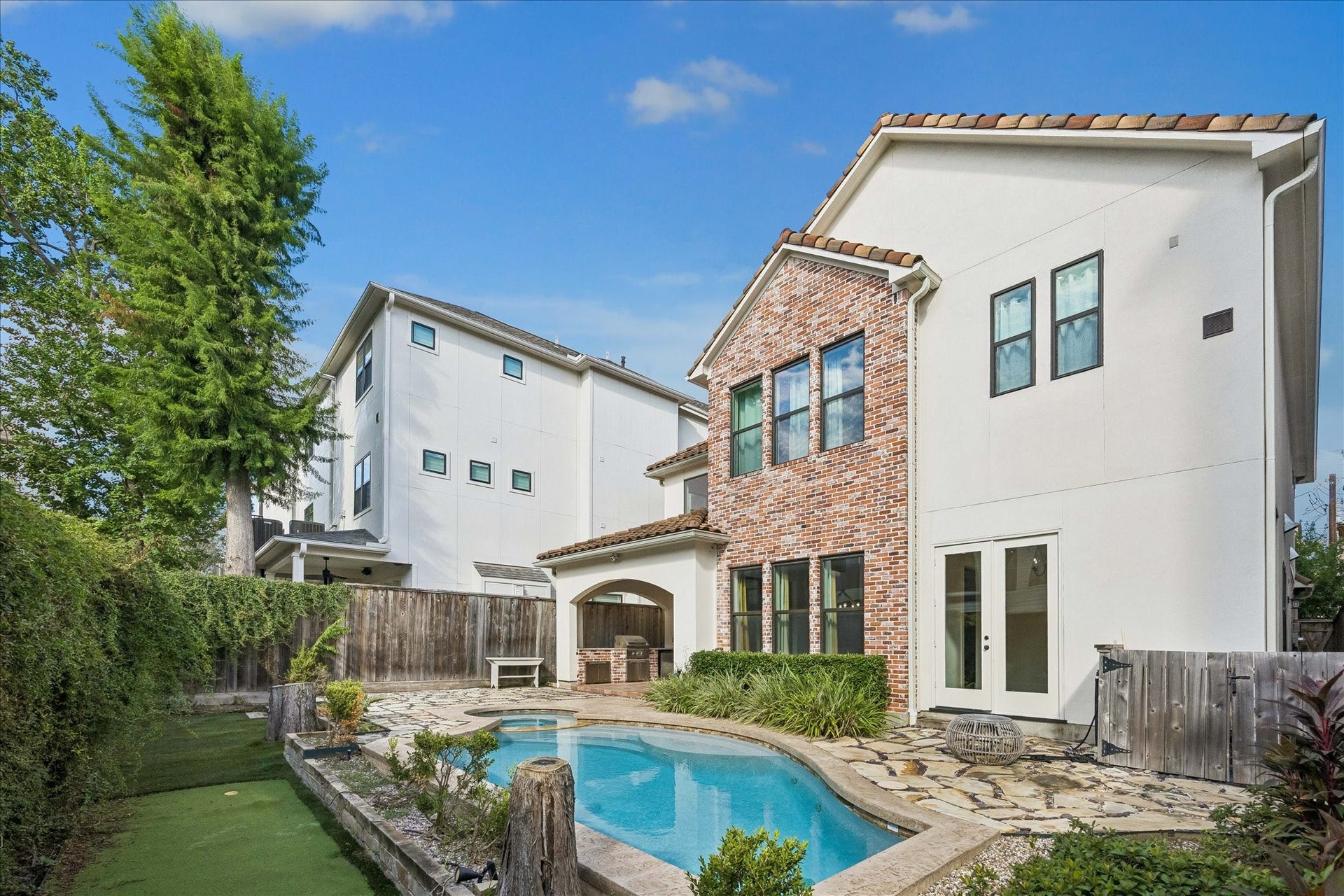 215 Malone Street, Houston, TX 77007