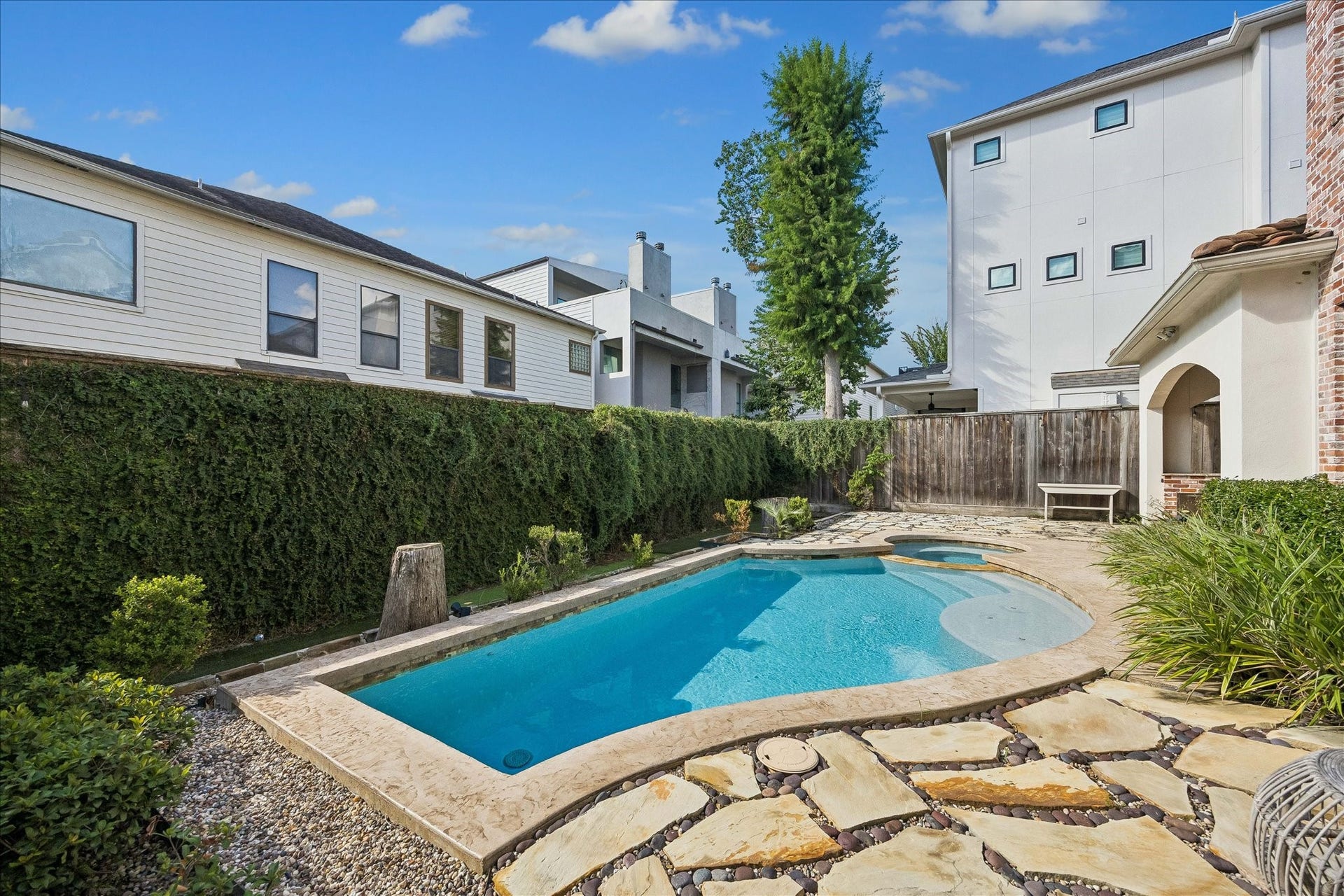215 Malone Street, Houston, TX 77007