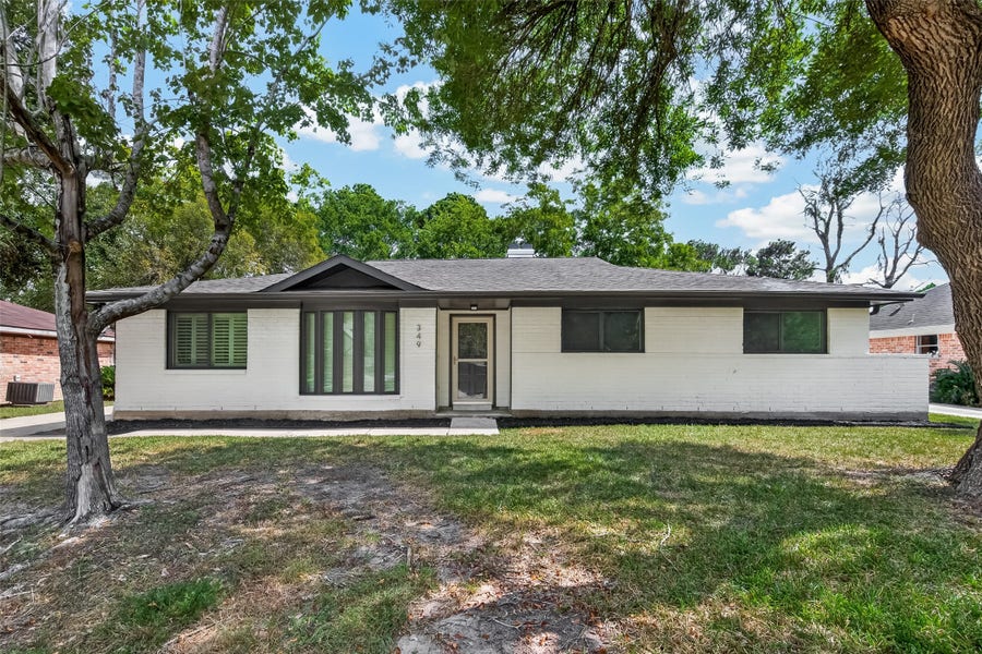 Property photo for 349 Dawn Hill Drive, Friendswood, TX