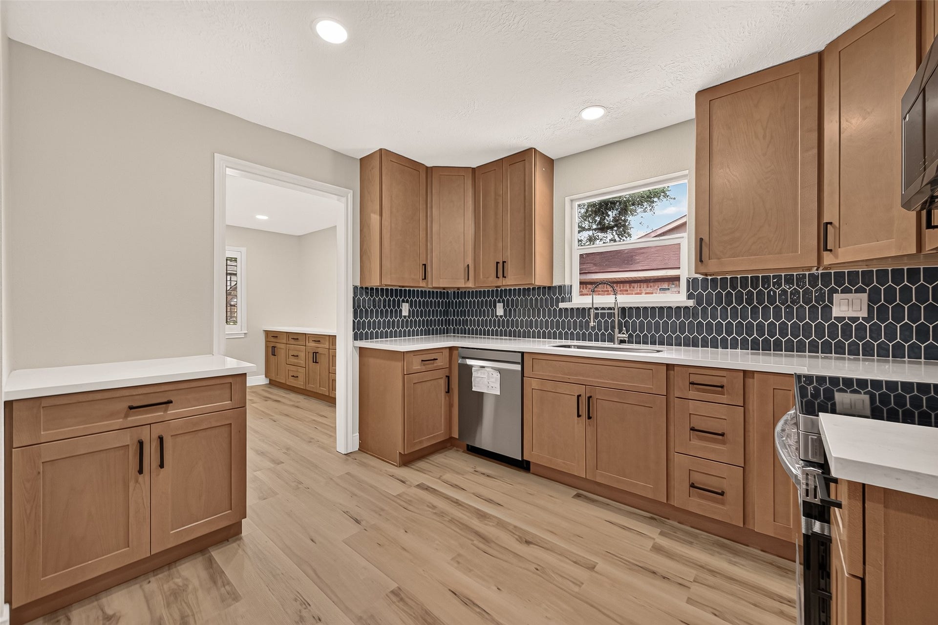 349 Dawn Hill Drive, Friendswood, TX 77546 349 Dawn Hill Drive, Friendswood, TX 77546