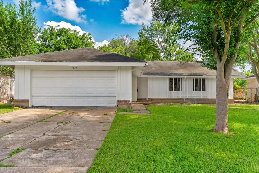 Property photo for 11622 Sela Ln, Houston, TX