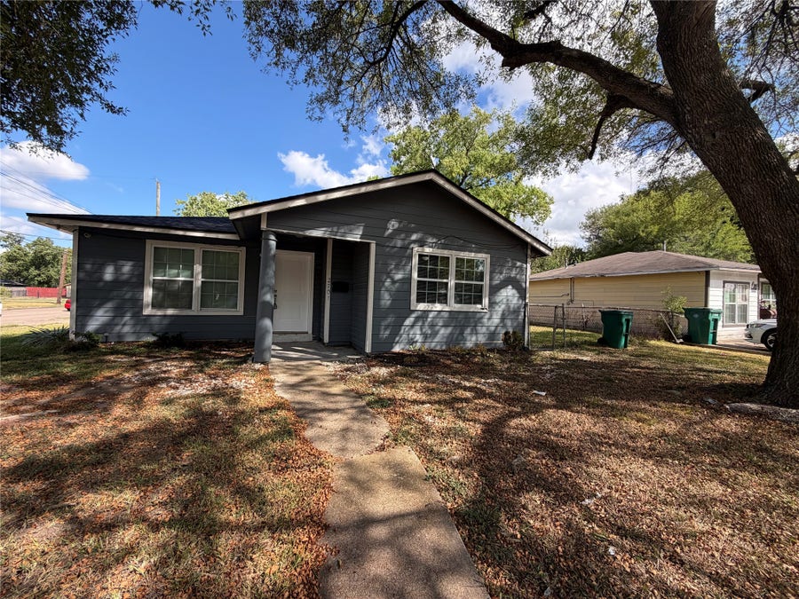 Property photo for 2701 Raymond st, Pasadena, TX