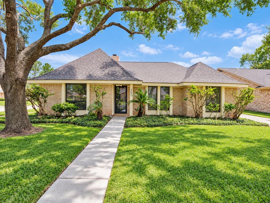 Property photo for 3030 S Blue Meadow Circle, Sugar Land, TX