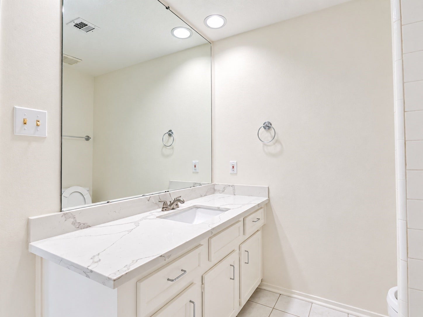 3030 S Blue Meadow Circle, Sugar Land, TX 77479 3030 S Blue Meadow Circle, Sugar Land, TX 77479