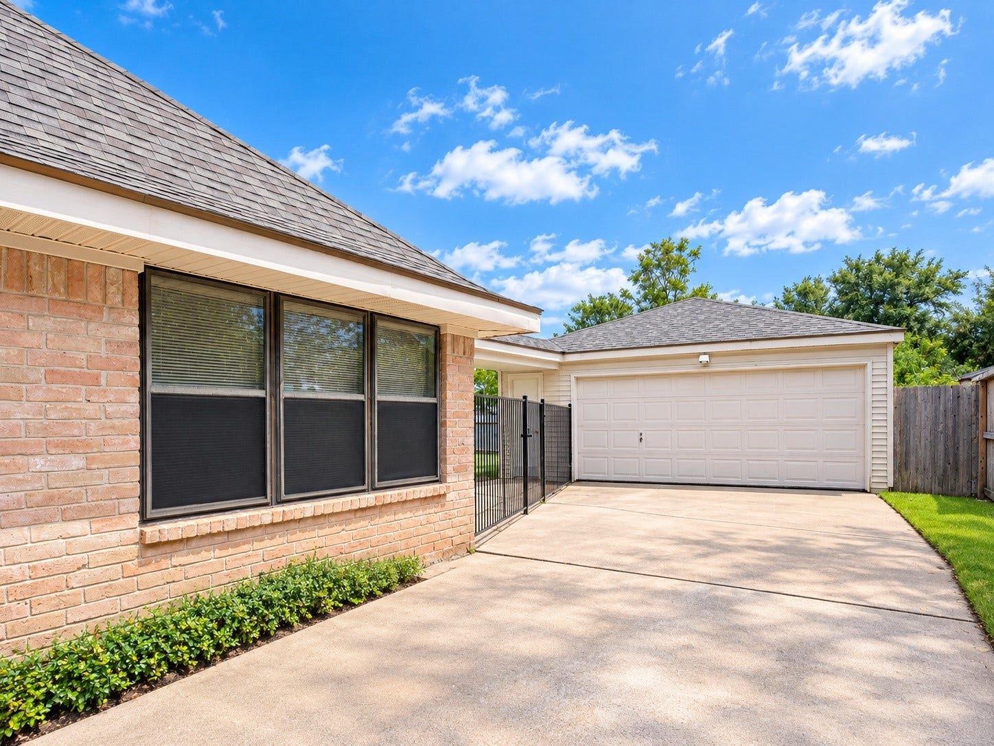 3030 S Blue Meadow Circle, Sugar Land, TX 77479 3030 S Blue Meadow Circle, Sugar Land, TX 77479