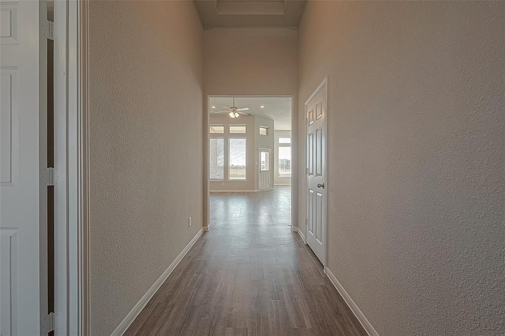 10715 Amador Peak Drive, Rosharon, TX 77583 ENTRYWAY