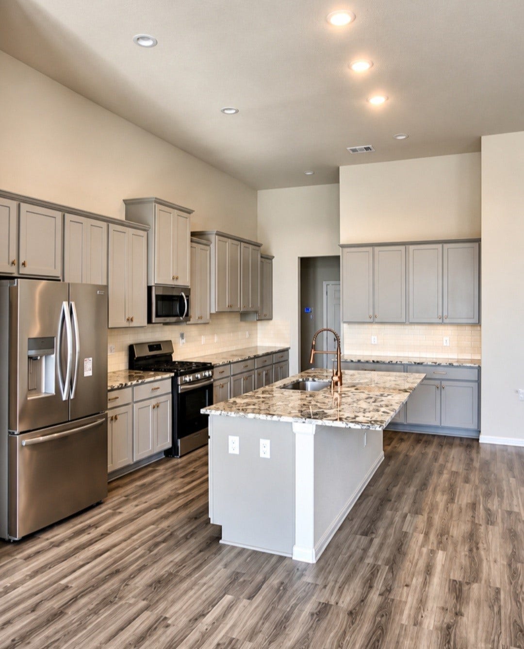 10715 Amador Peak Drive, Rosharon, TX 77583 KITCHEN
