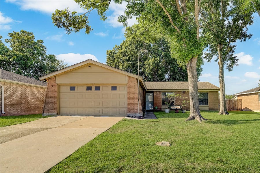 Property photo for 4922 Valley View Drive, La Porte, TX