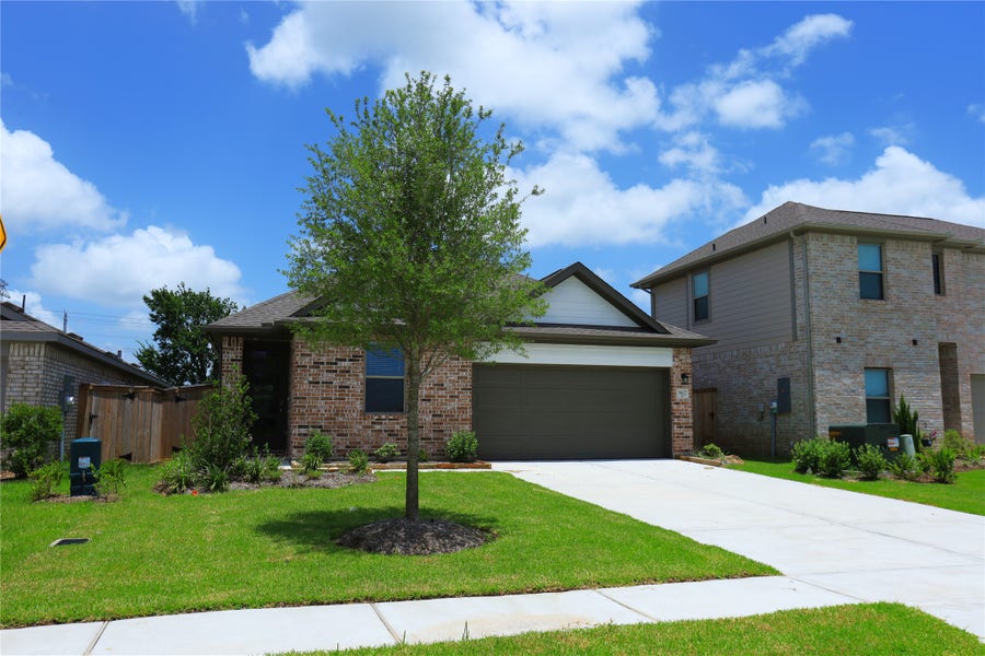 Property photo for 3602 Atlas Point, Angleton, TX