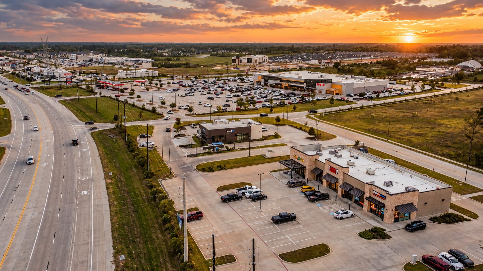 7078 Texas Trace, Montgomery, TX 77316 An aerial look at area retail and dining, complementing the wooded surroundings of High Meadow Estates.