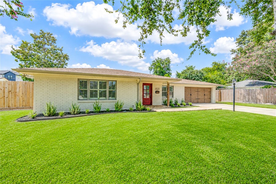 Property photo for 1939 Wycliffe Drive, Houston, TX