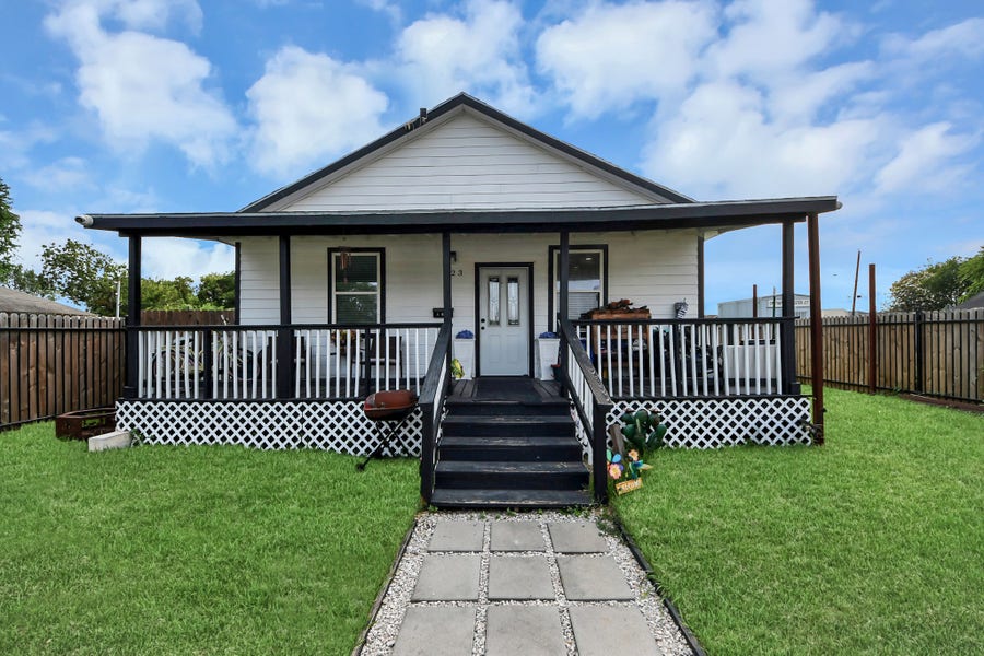 Property photo for 623 Medina Street, Houston, TX