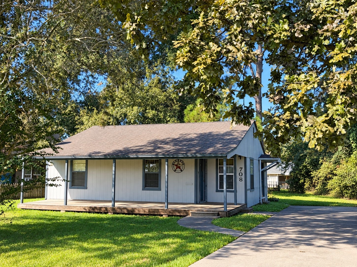 708 S Gray Avenue, West Columbia, TX 77486 708 S Gray Avenue, West Columbia, TX 77486