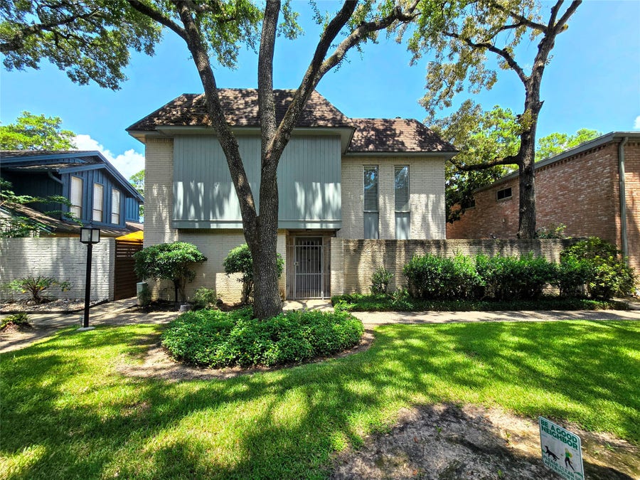 Property photo for 12 Kings Row, Houston, TX