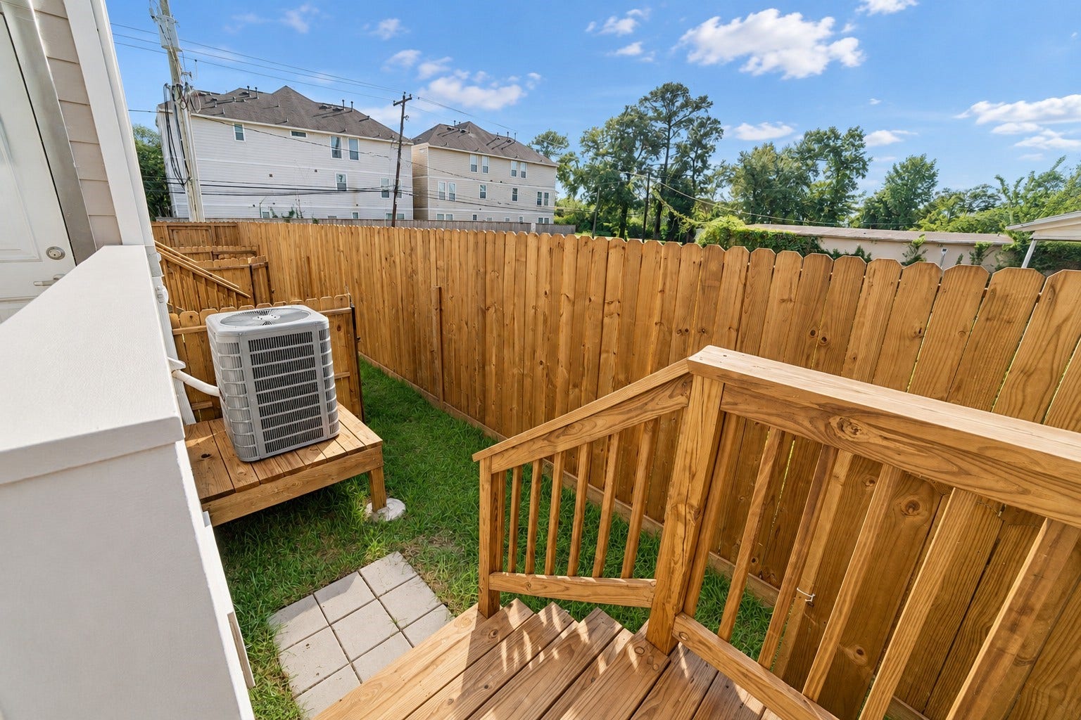 3248 Creekmont Drive, Houston, TX 77091 3248 Creekmont Drive, Houston, TX 77091
