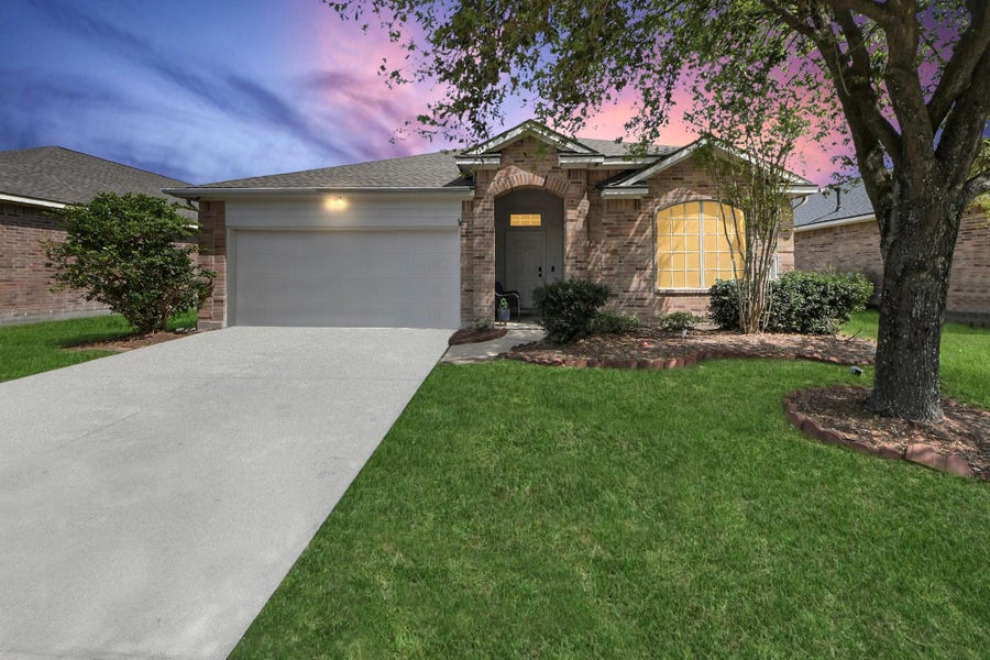 Property photo for 1922 Makenna Lane, Houston, TX