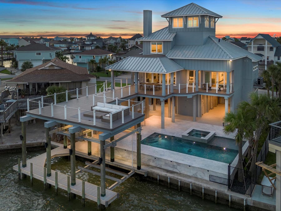 Property photo for 1311 Oahu Drive, Tiki Island, TX