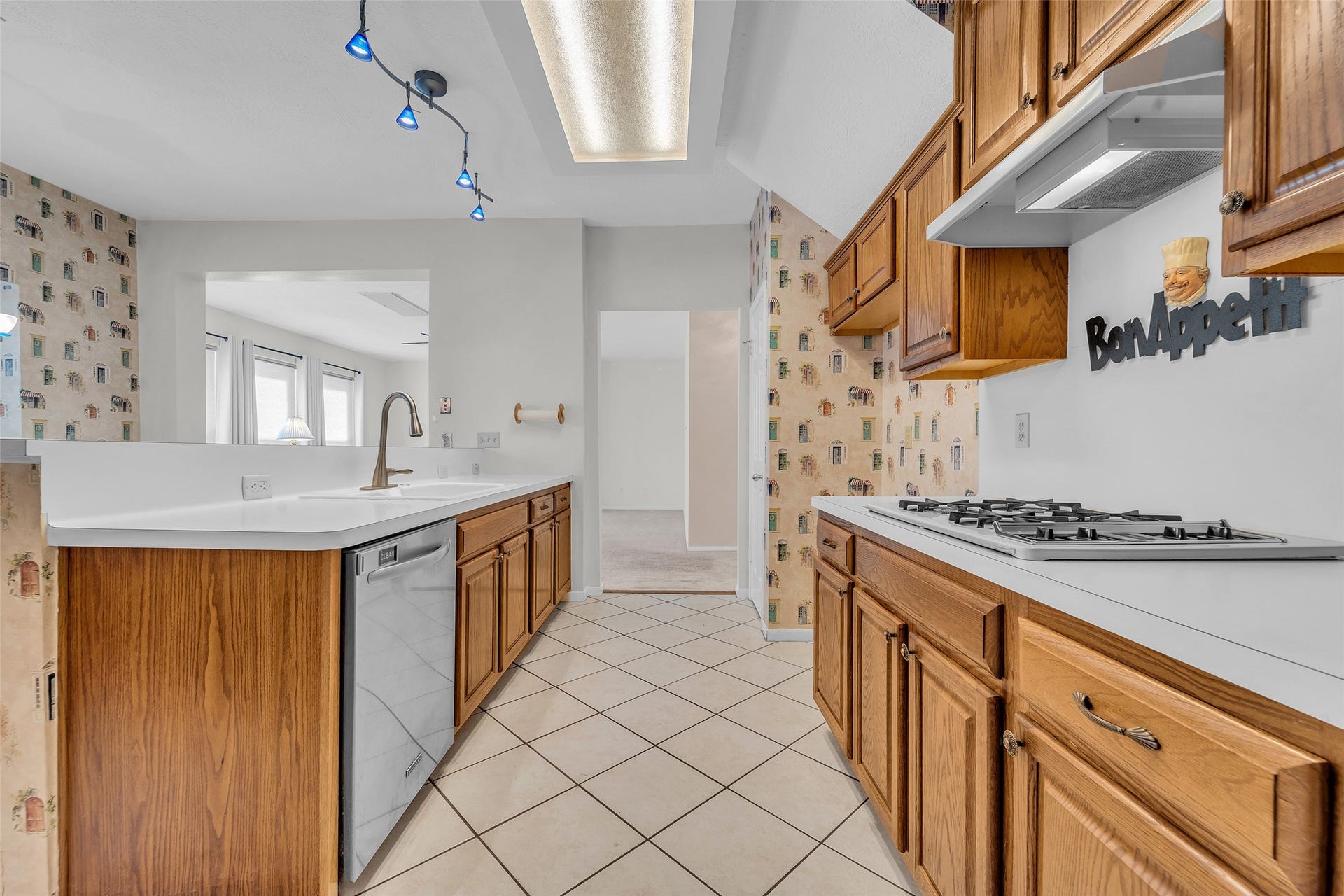 1344 Coleman Boylan Drive, League City, TX 77573 Tons of storage with all the wooden cabinets.