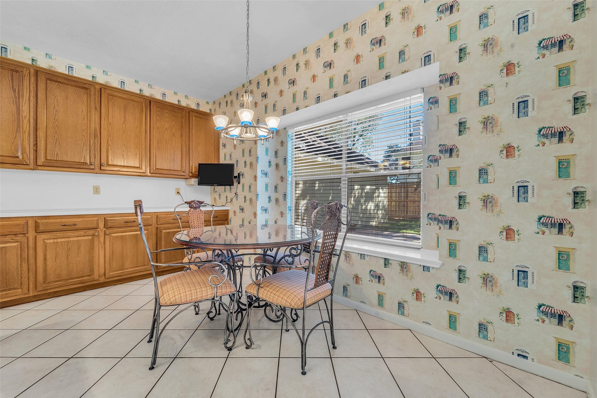 1344 Coleman Boylan Drive, League City, TX 77573 Extra storage in the breakfast area.