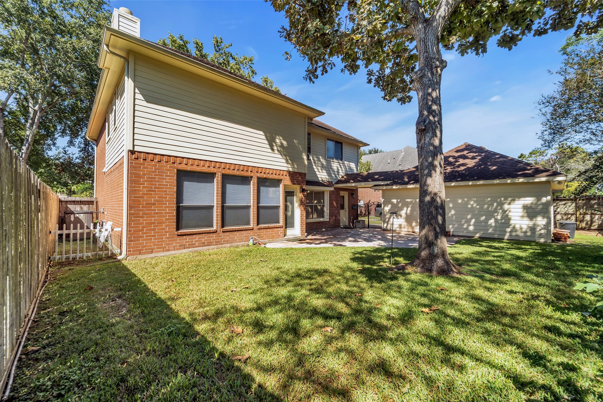 1344 Coleman Boylan Drive, League City, TX 77573 Nice space in the backyard.