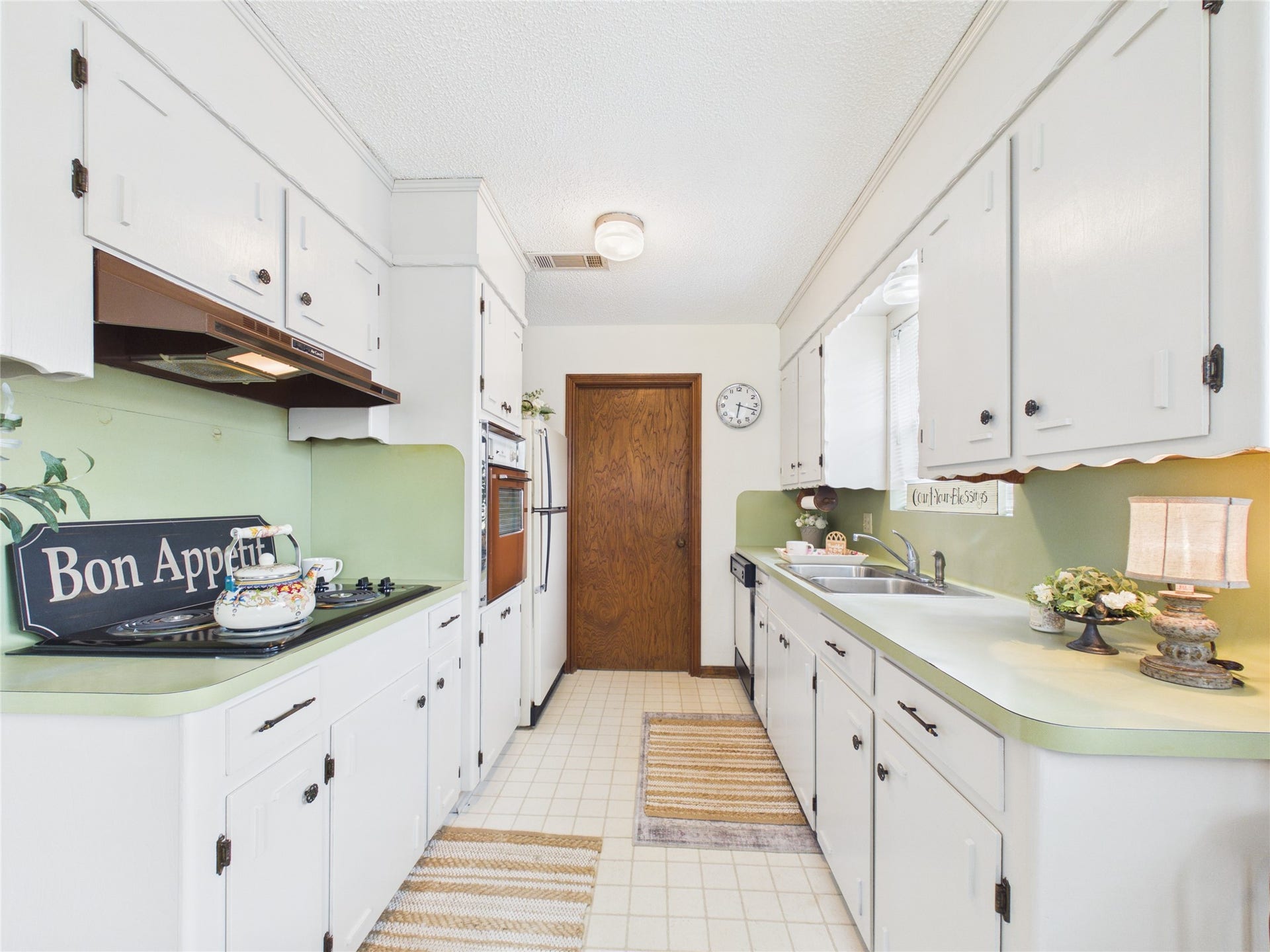 1909 Tracy Lynn Lane, Alvin, TX 77511 1909 Tracy Lynn Lane, Alvin, TX 77511