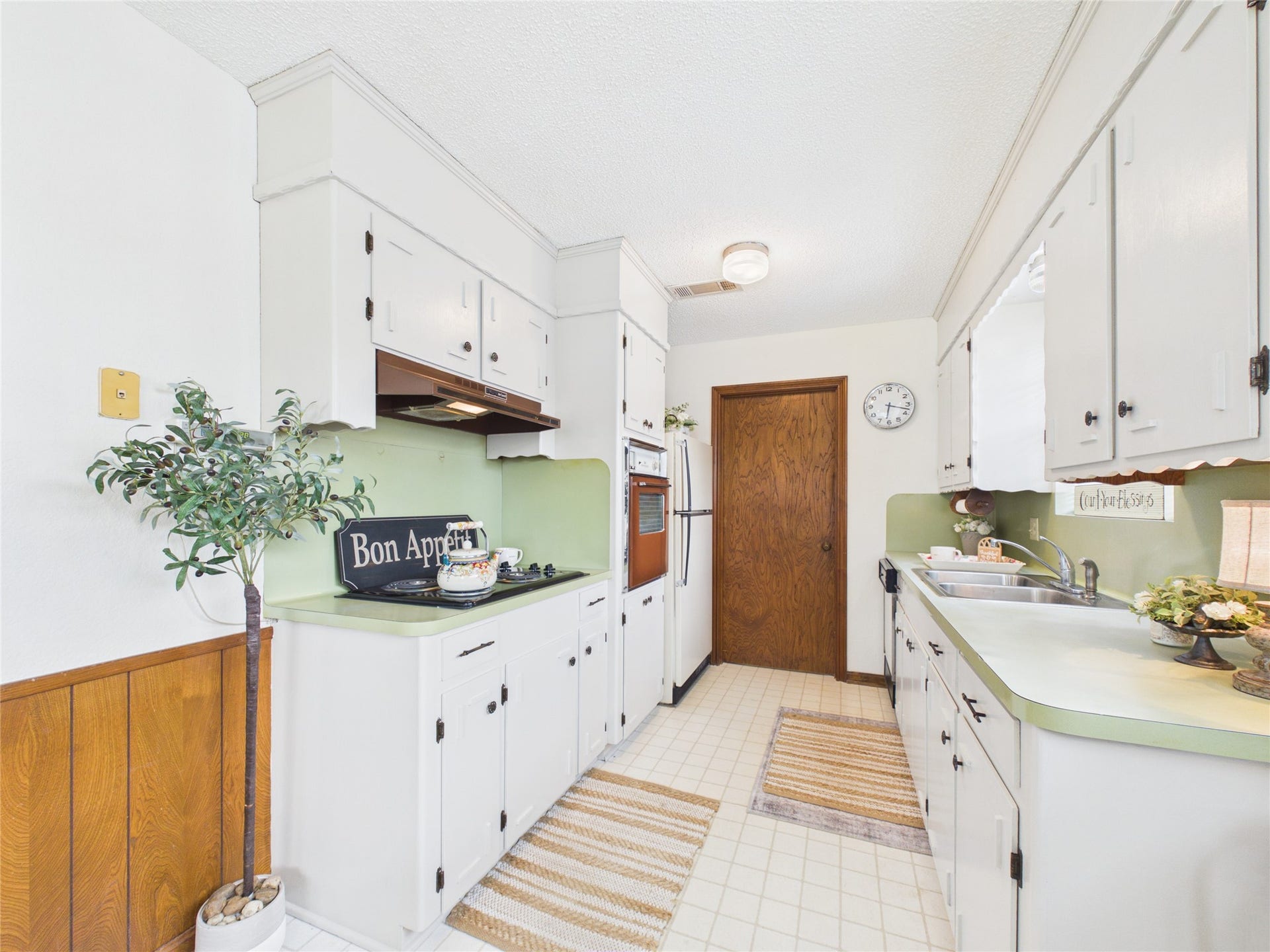 1909 Tracy Lynn Lane, Alvin, TX 77511 1909 Tracy Lynn Lane, Alvin, TX 77511