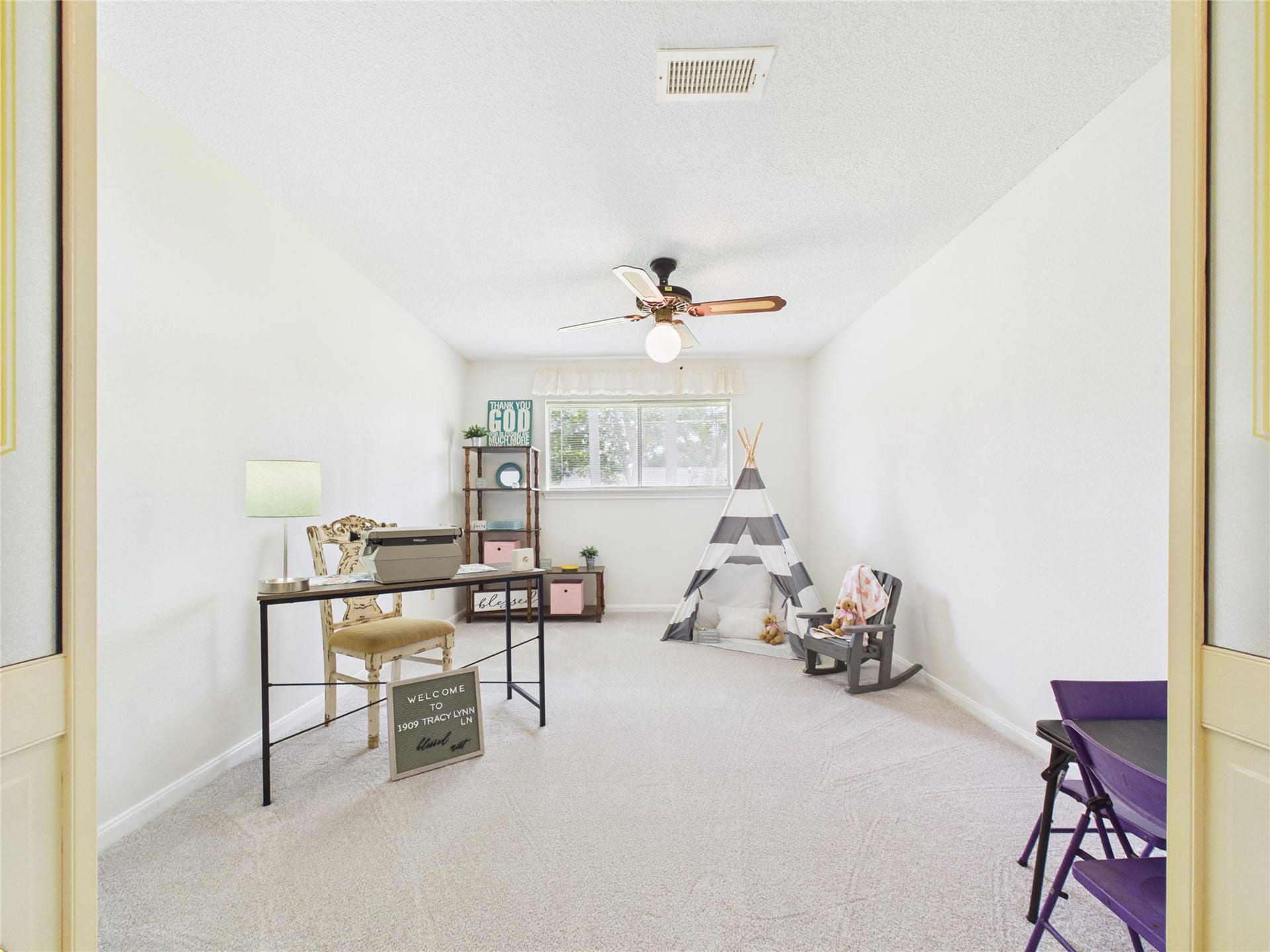 1909 Tracy Lynn Lane, Alvin, TX 77511 Large bonus room currently staged as a home office/place space. New carpet, great natural light and central location in the home. How will you use it?