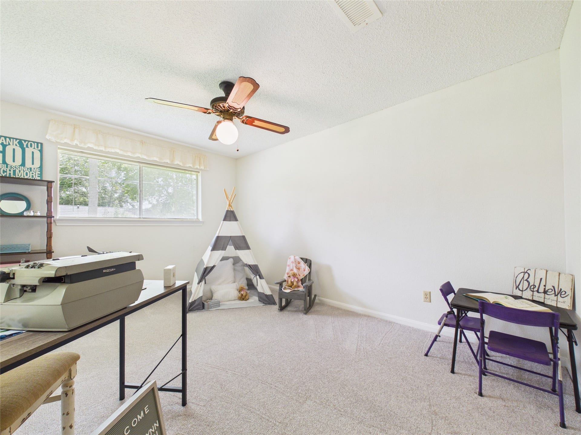 1909 Tracy Lynn Lane, Alvin, TX 77511 1909 Tracy Lynn Lane, Alvin, TX 77511