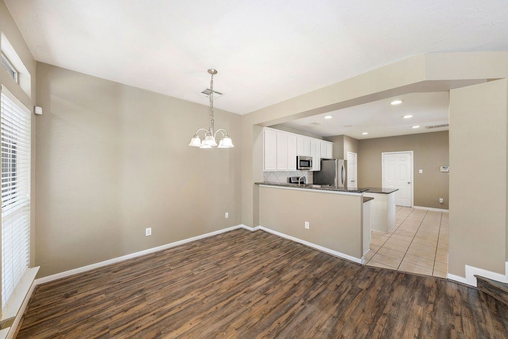 86 N Valley Oaks Circle, The Woodlands, TX 77382 86 N Valley Oaks Circle, The Woodlands, TX 77382